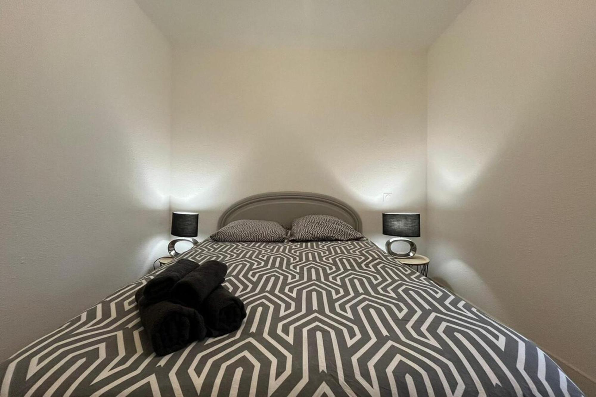 Le Cocon - Wifi - Cour Privative - Proche Halles Narbonne Dış mekan fotoğraf